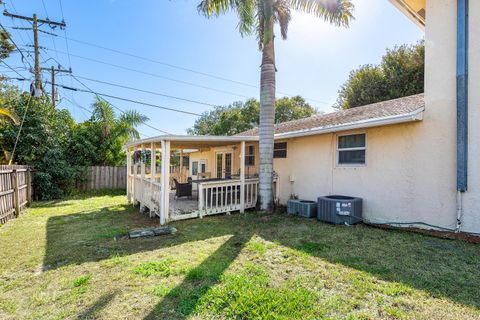 Tiny photo for 4558 Bonanza Road, Lake Worth, FL 33467 (MLS # B26000024)