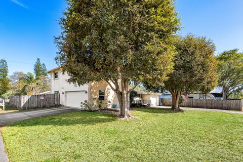 Tiny photo for 4558 Bonanza Road, Lake Worth, FL 33467 (MLS # B26000024)