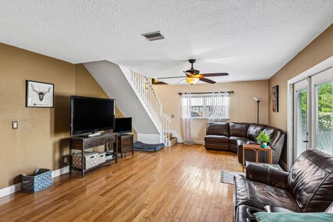 Tiny photo for 4558 Bonanza Road, Lake Worth, FL 33467 (MLS # B26000024)
