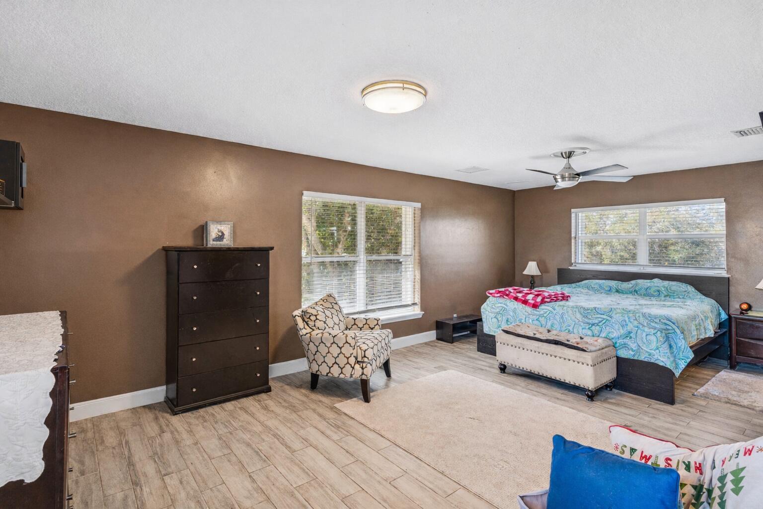 TROPICAL COUNTRY ESTATES - Residential