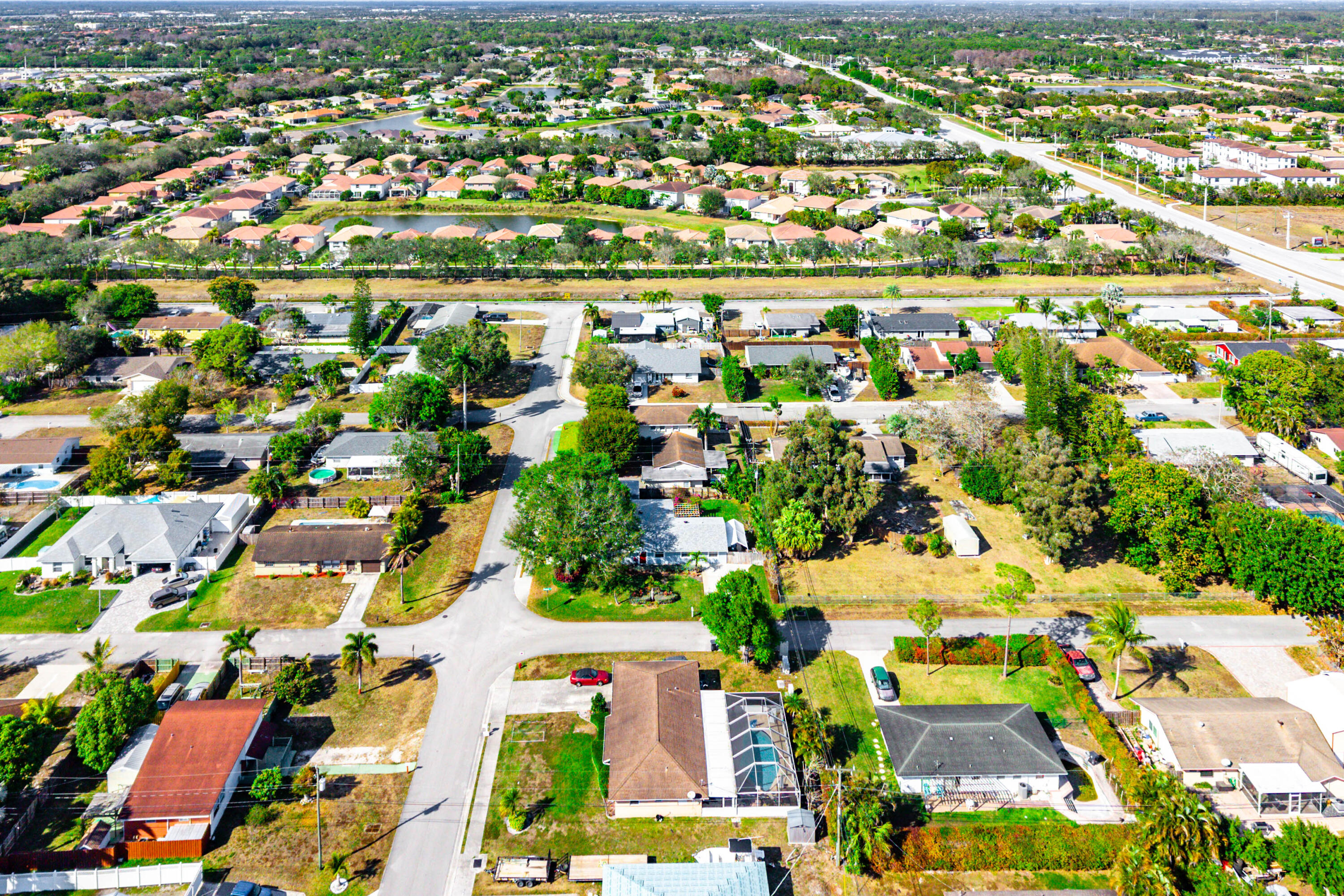 TROPICAL COUNTRY ESTATES - Residential