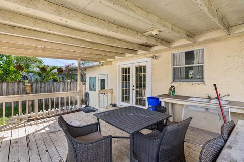 Tiny photo for 4558 Bonanza Road, Lake Worth, FL 33467 (MLS # B26000024)