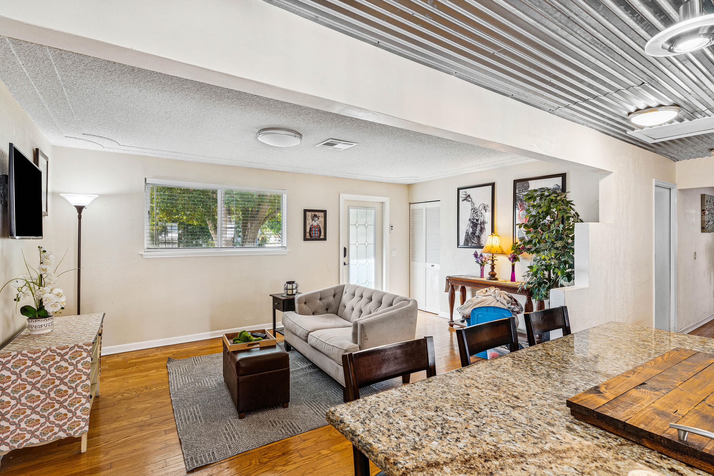 TROPICAL COUNTRY ESTATES - Residential