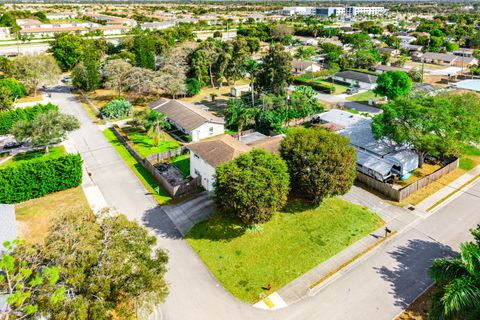 Tiny photo for 4558 Bonanza Road, Lake Worth, FL 33467 (MLS # B26000024)