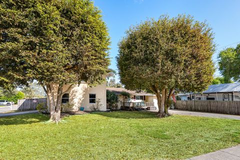 Tiny photo for 4558 Bonanza Road, Lake Worth, FL 33467 (MLS # B26000024)