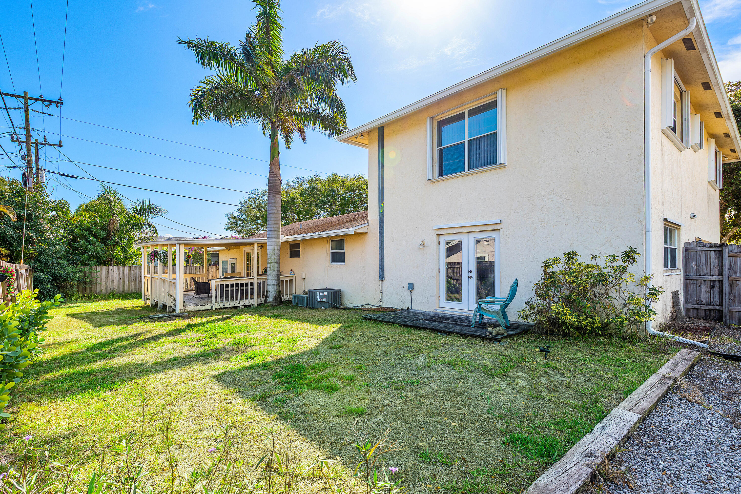 TROPICAL COUNTRY ESTATES - Residential