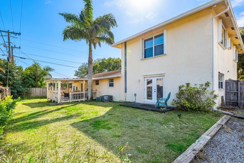 Tiny photo for 4558 Bonanza Road, Lake Worth, FL 33467 (MLS # B26000024)