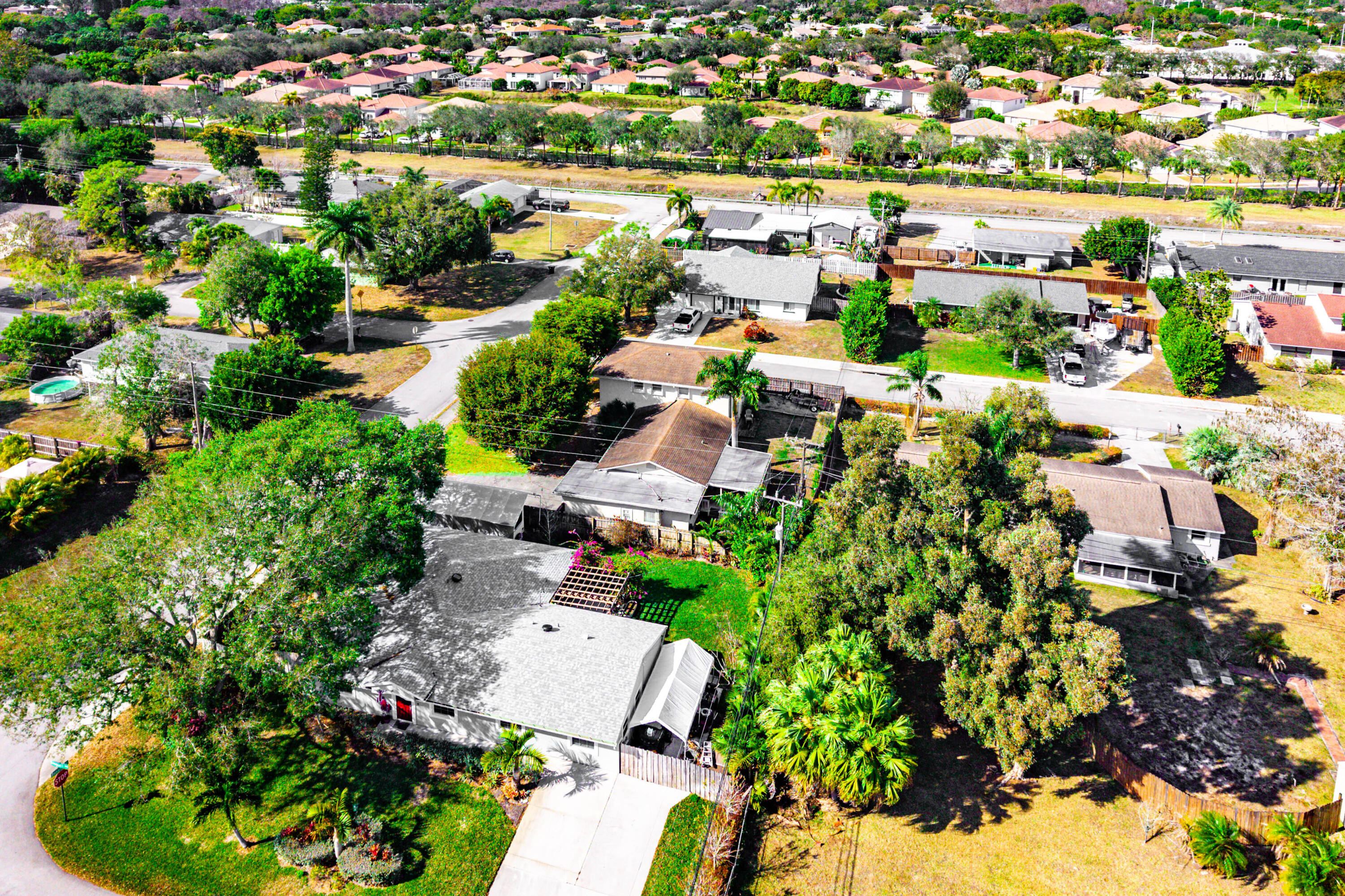 TROPICAL COUNTRY ESTATES - Residential