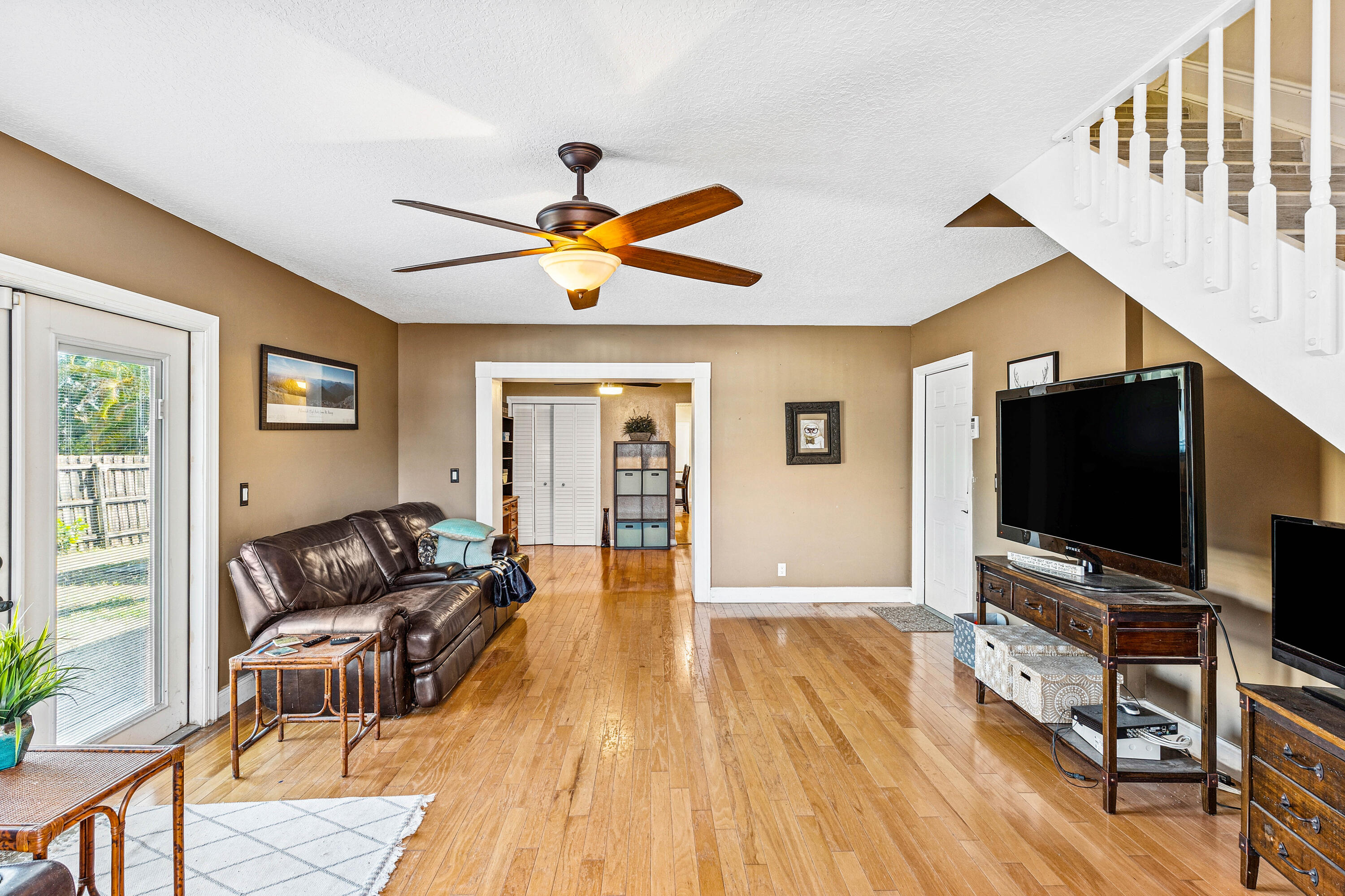 TROPICAL COUNTRY ESTATES - Residential