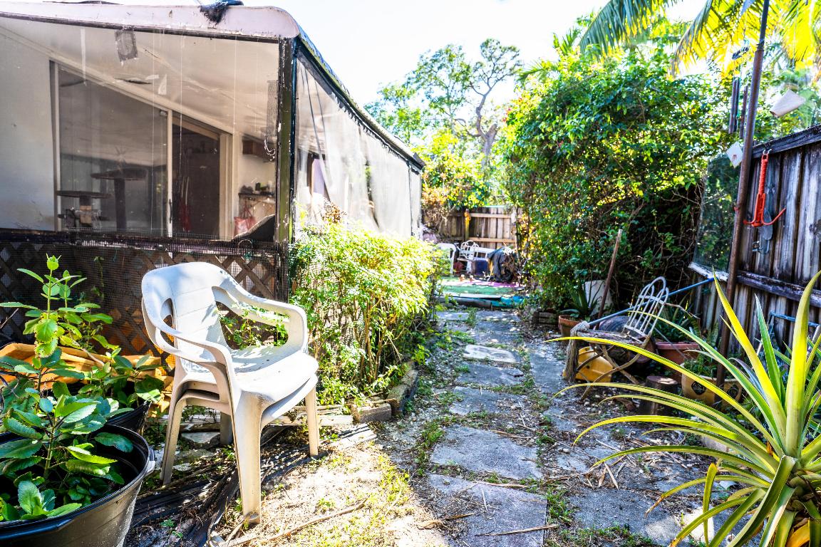 RIVERSIDE - Residential Income