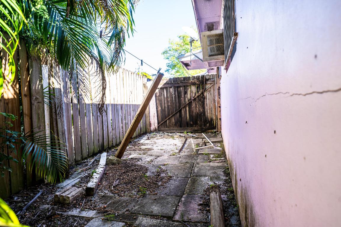 RIVERSIDE - Residential Income