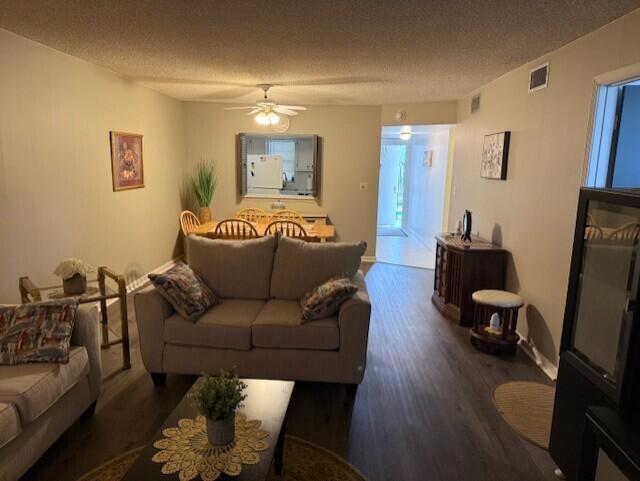 DEER CREEK COUNTRY CLUB - Residential Lease