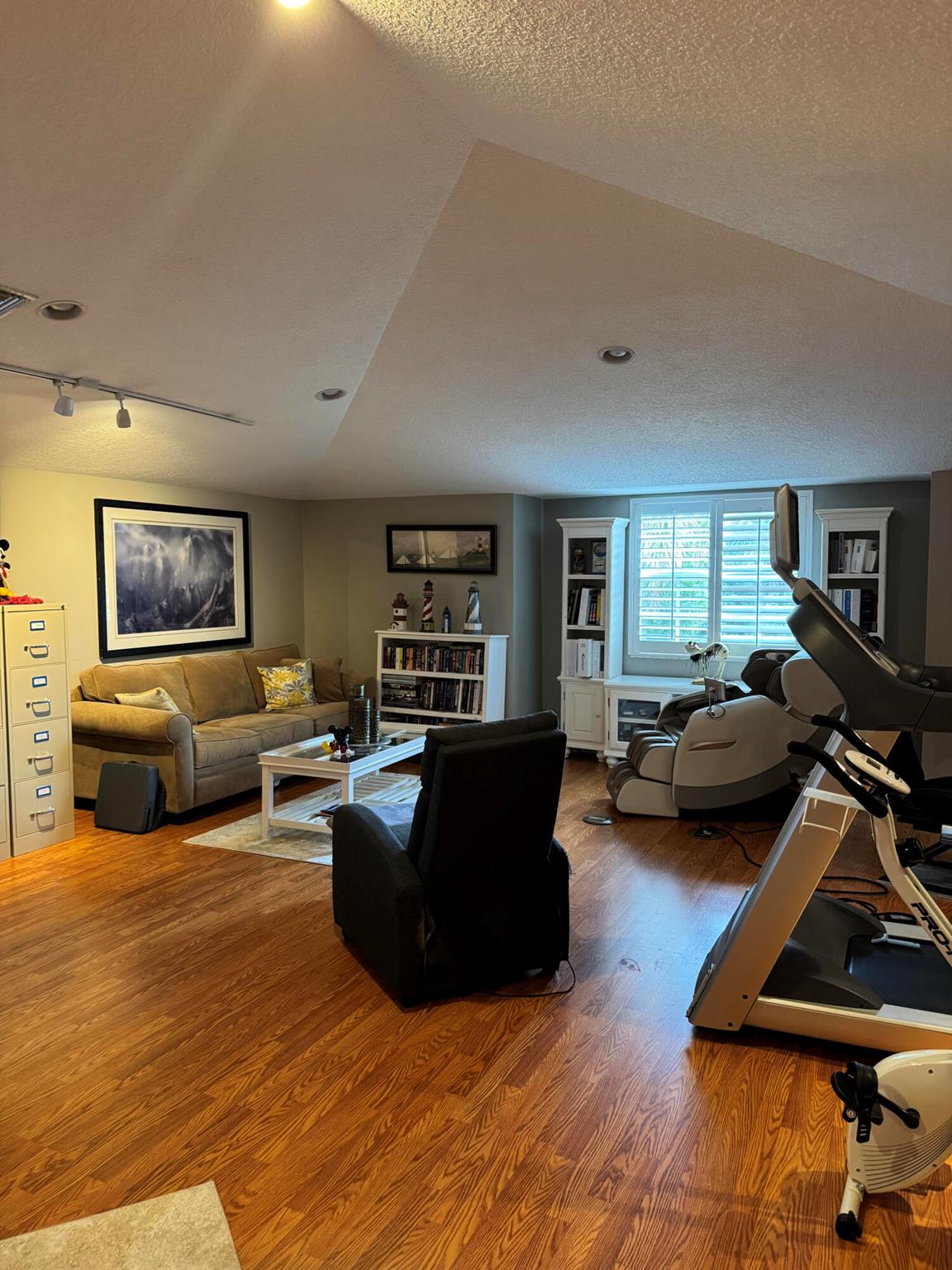 ROSEWOOD COURT SUBDIVISIO - Residential