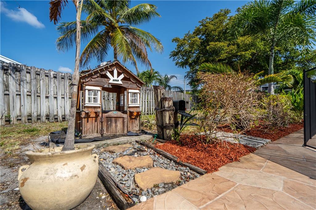 Palm Aire Village 3rd Sec - Residential