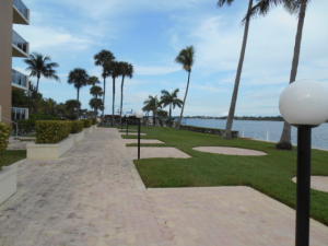 LA FONTANA APTS OF PALM BEACH INC - Residential