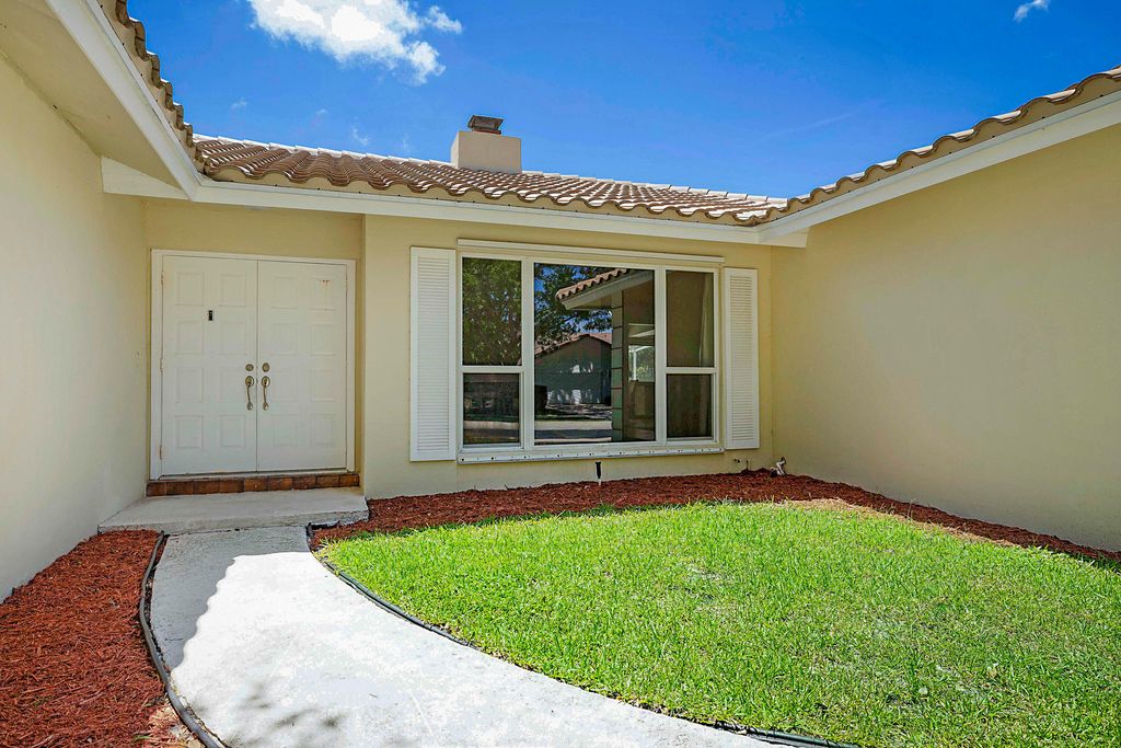 Photo of 20869 Sonrisa Way, Boca Raton, FL 33433 (MLS # B26031555)