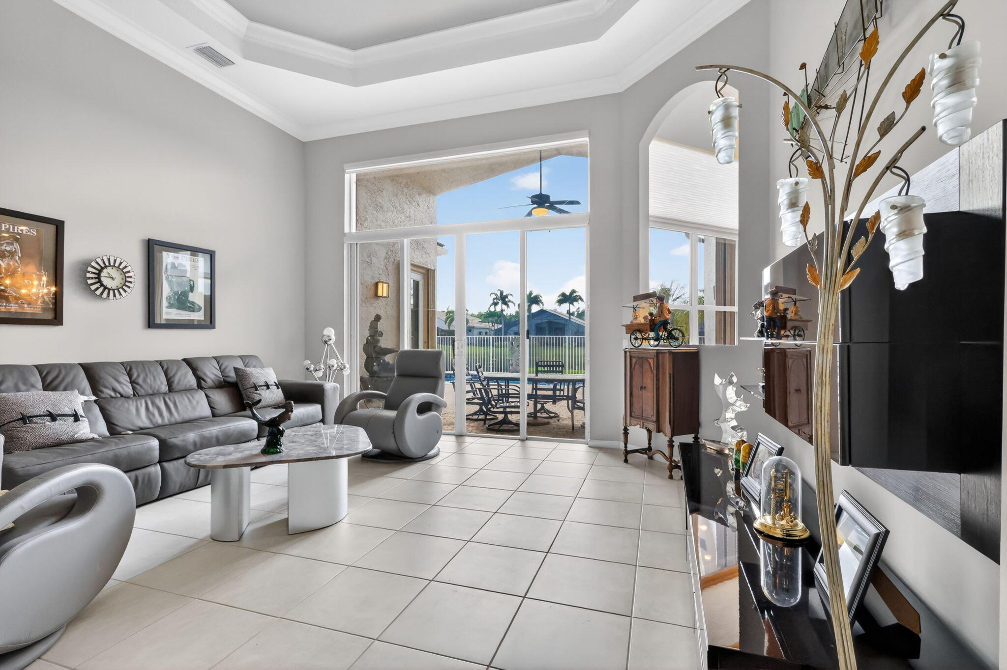 VALENCIA SHORES - Residential
