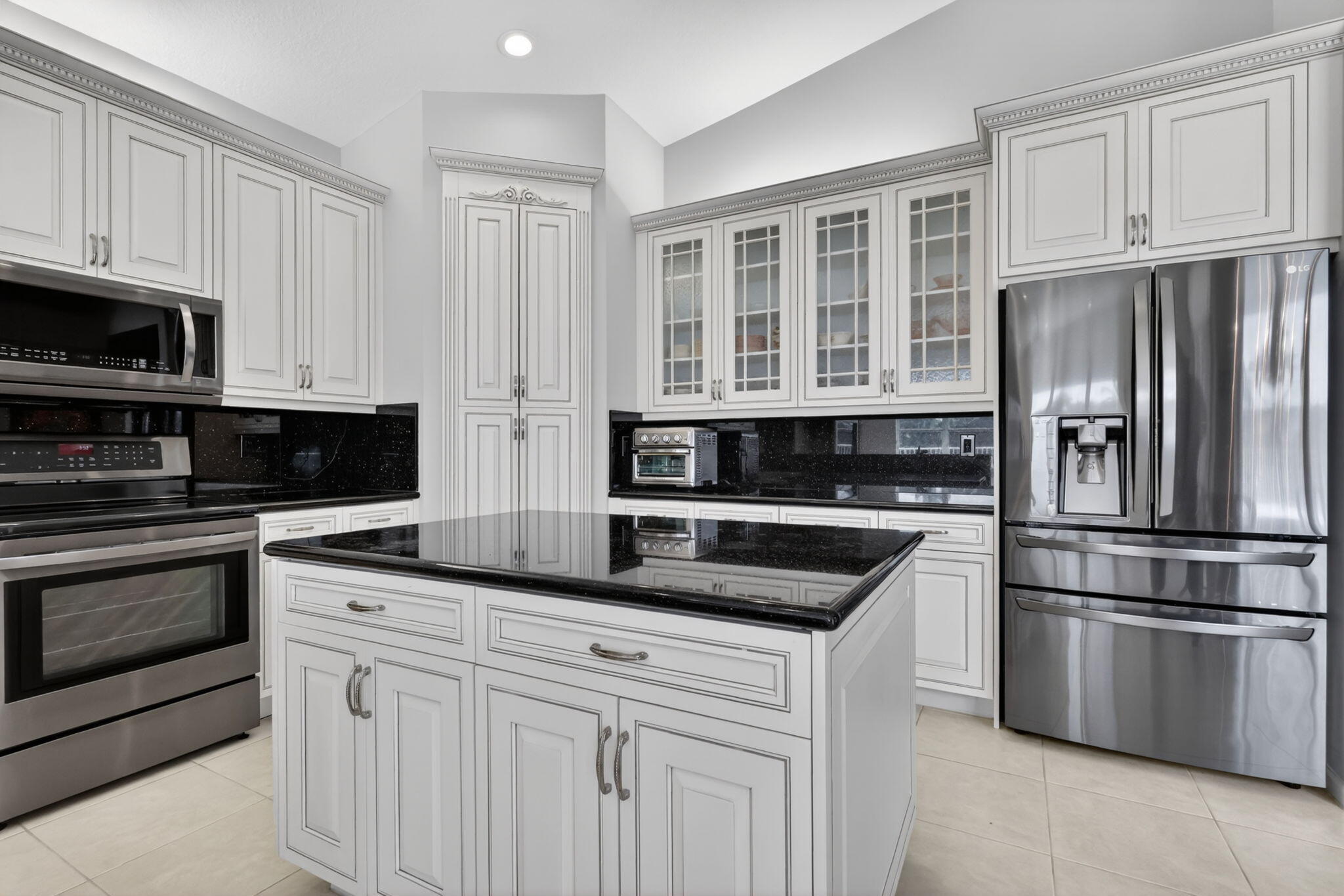 VALENCIA SHORES - Residential