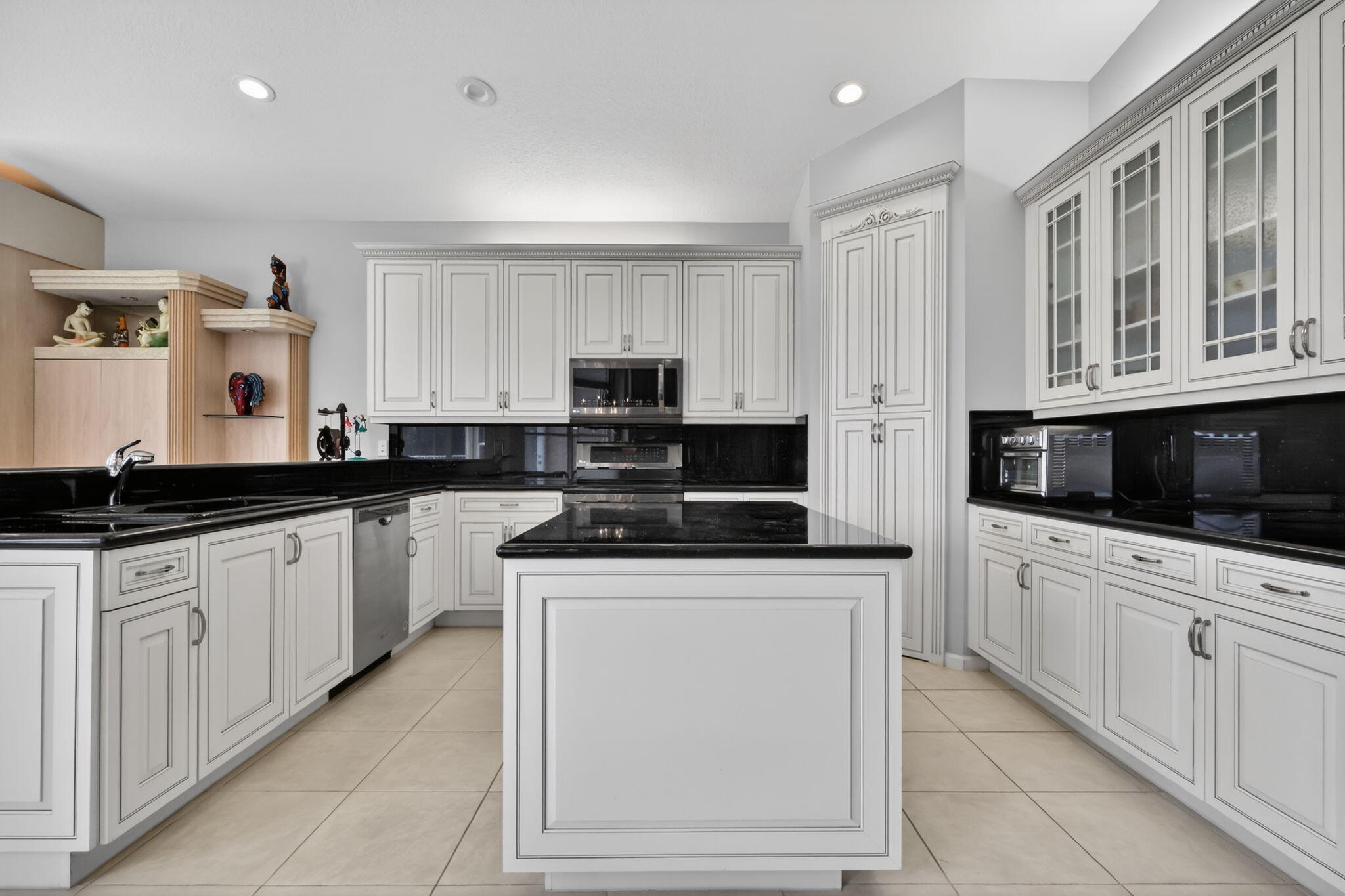 VALENCIA SHORES - Residential