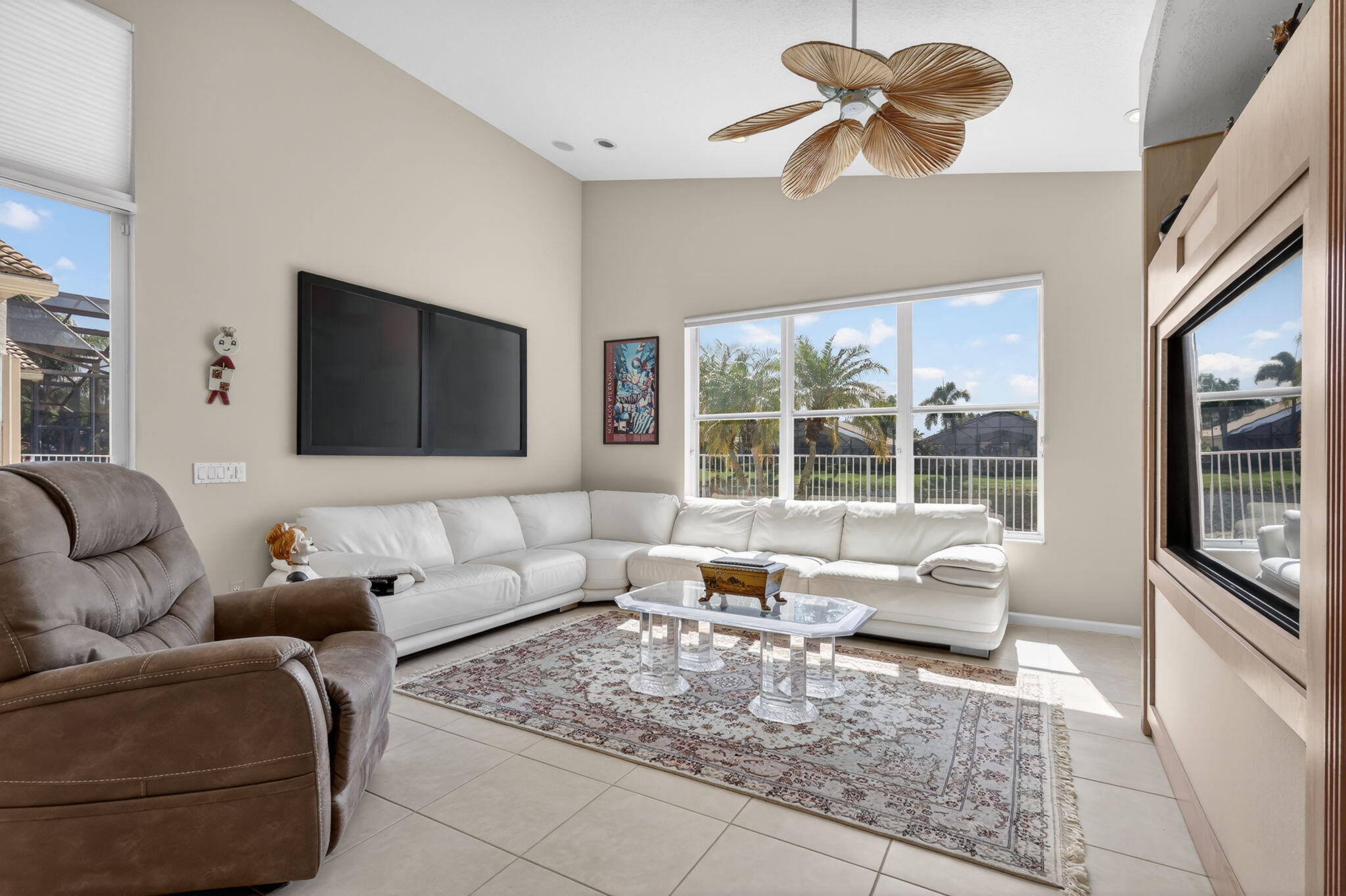 VALENCIA SHORES - Residential