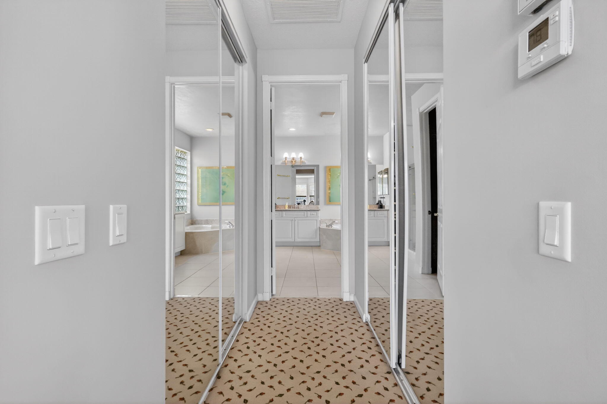 VALENCIA SHORES - Residential