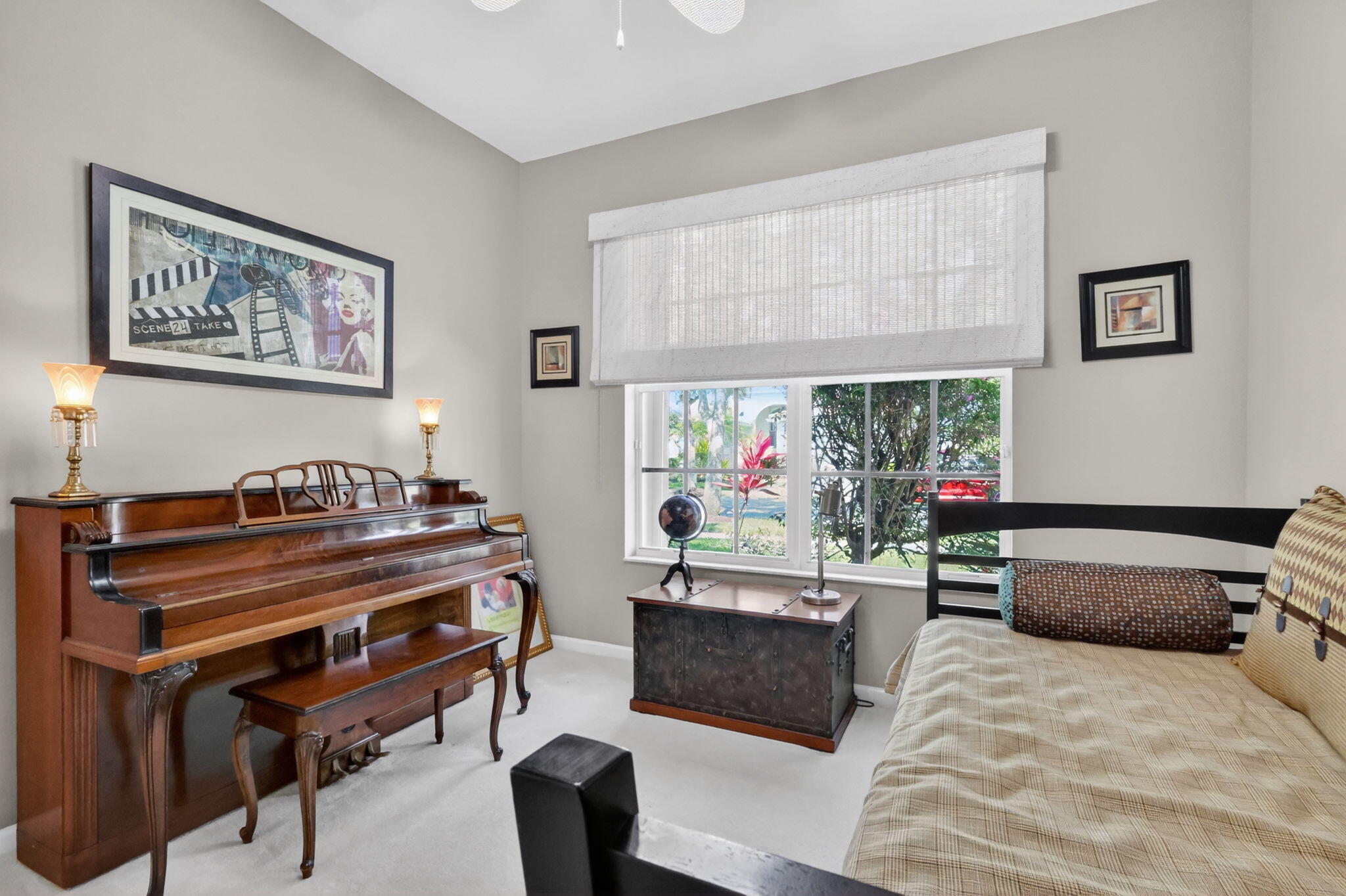 VALENCIA SHORES - Residential