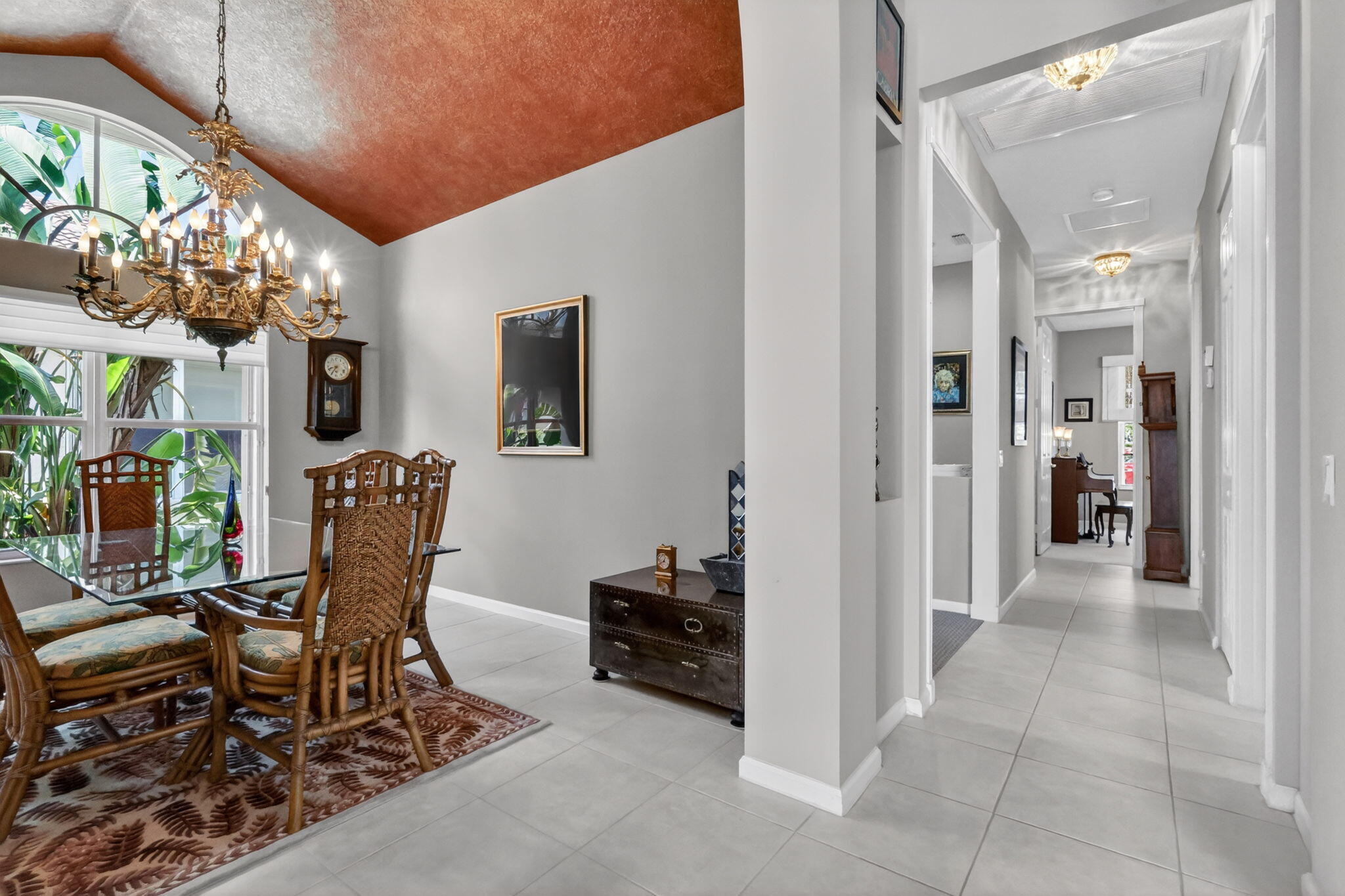 VALENCIA SHORES - Residential