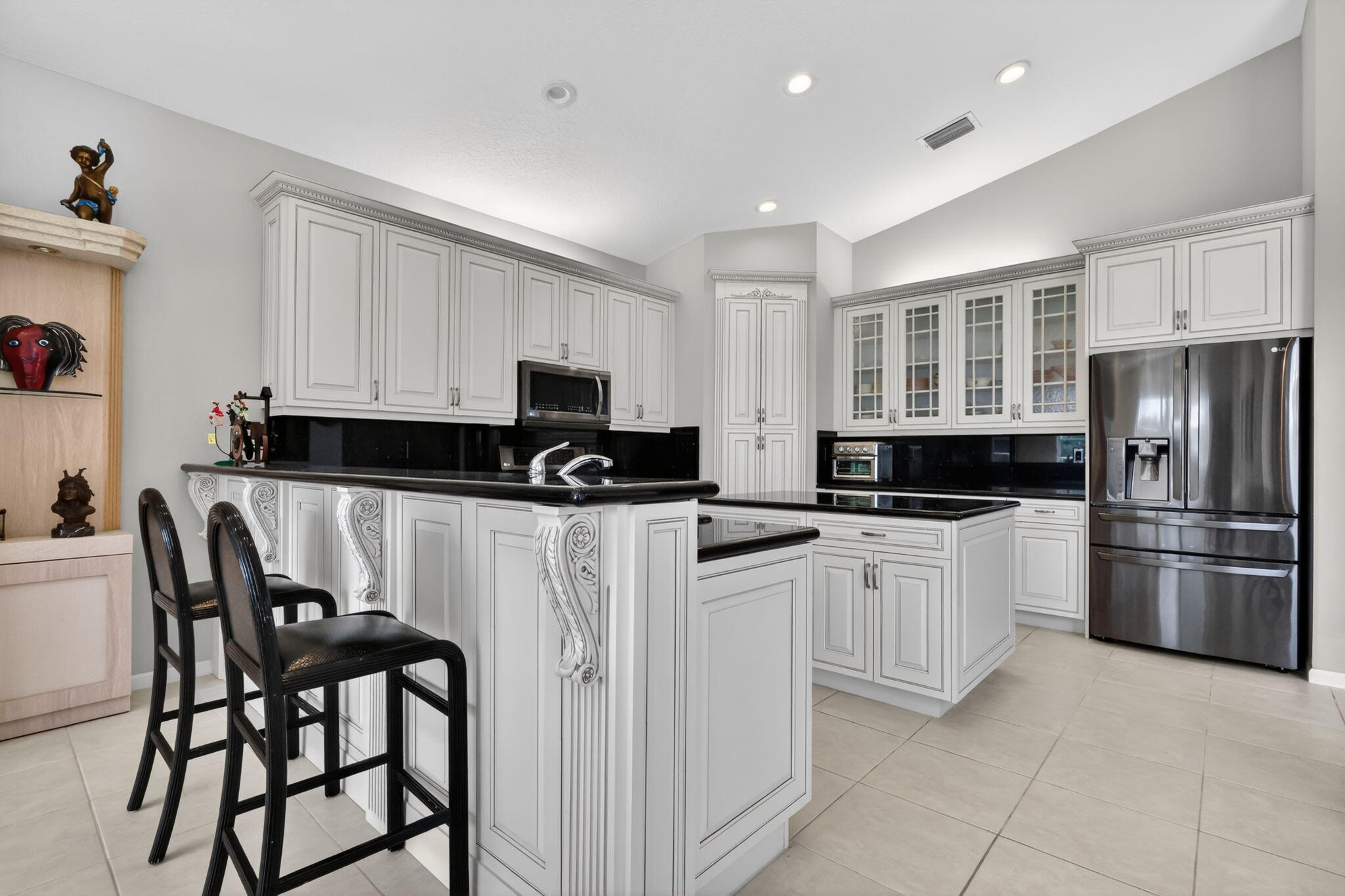 VALENCIA SHORES - Residential