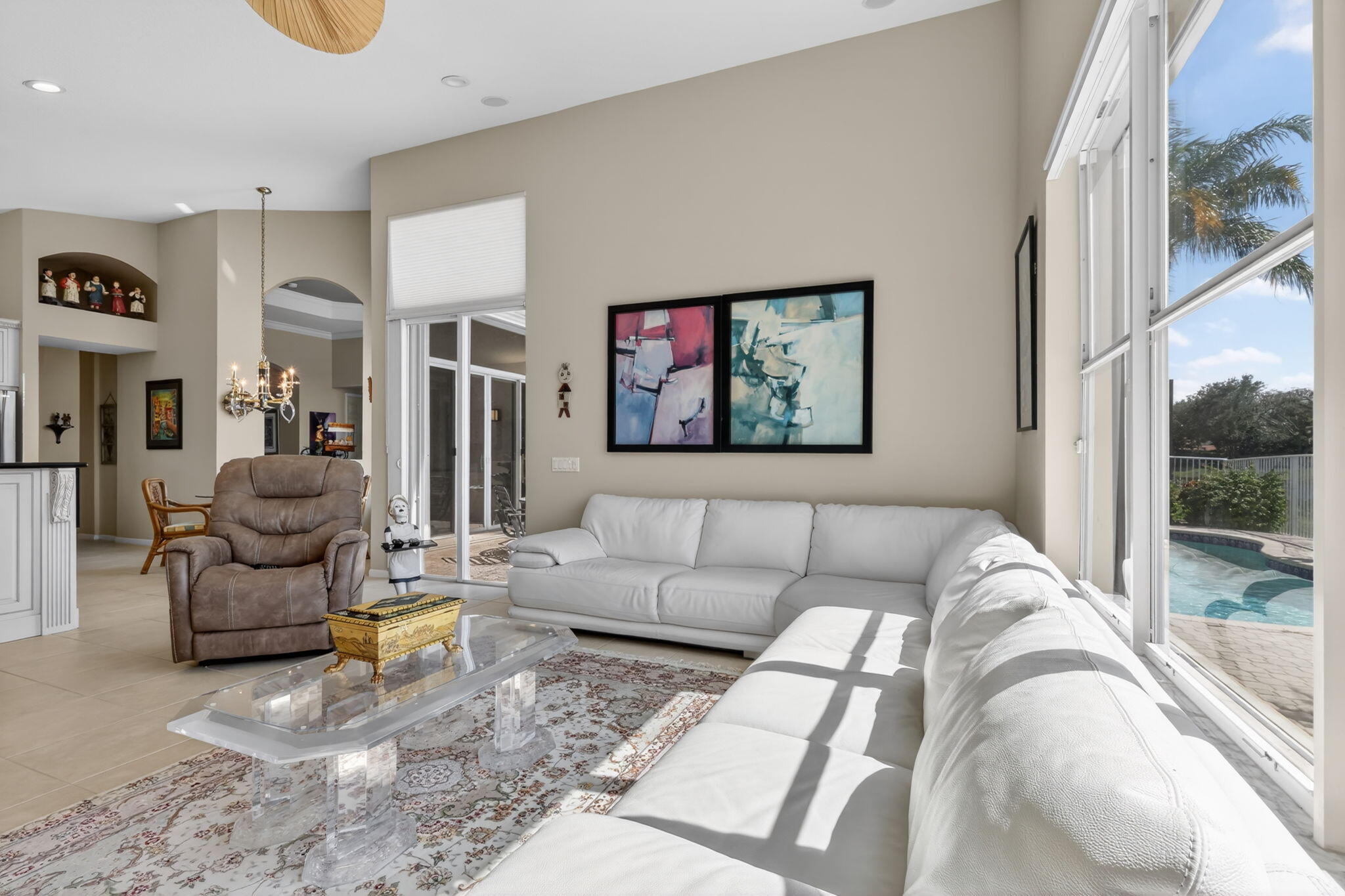 VALENCIA SHORES - Residential