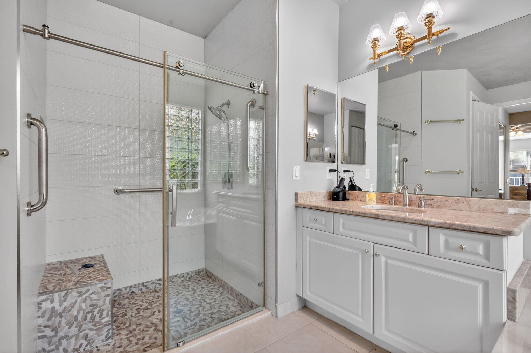 VALENCIA SHORES - Residential