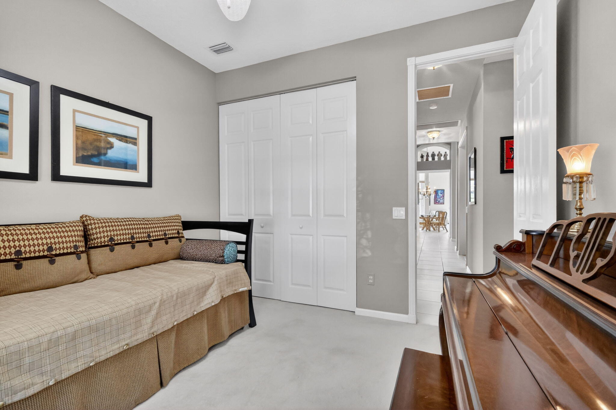 VALENCIA SHORES - Residential
