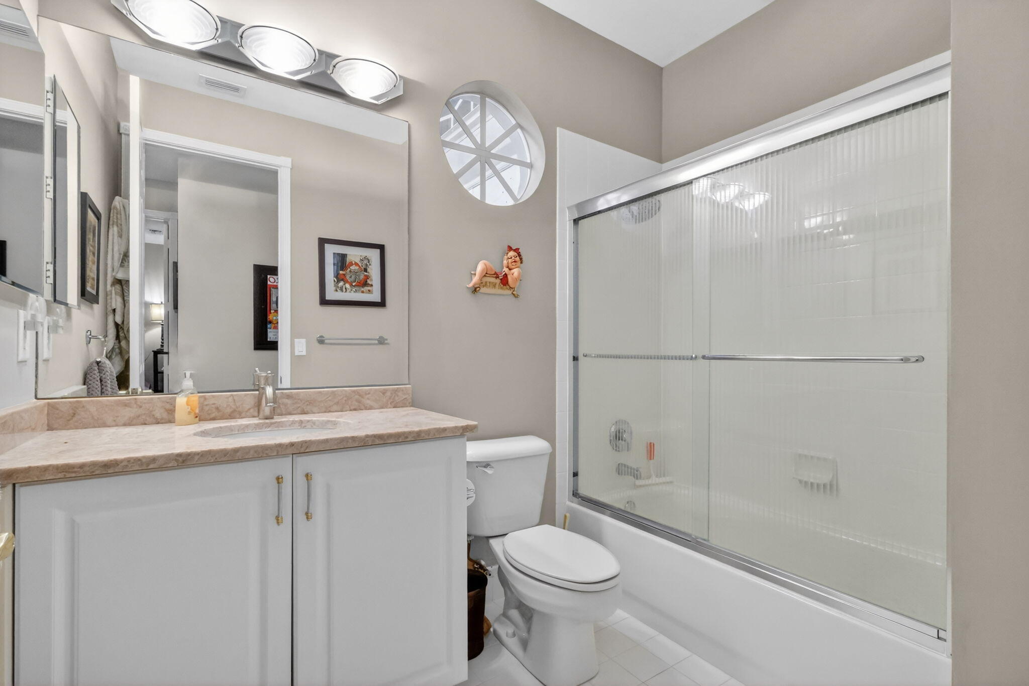 VALENCIA SHORES - Residential