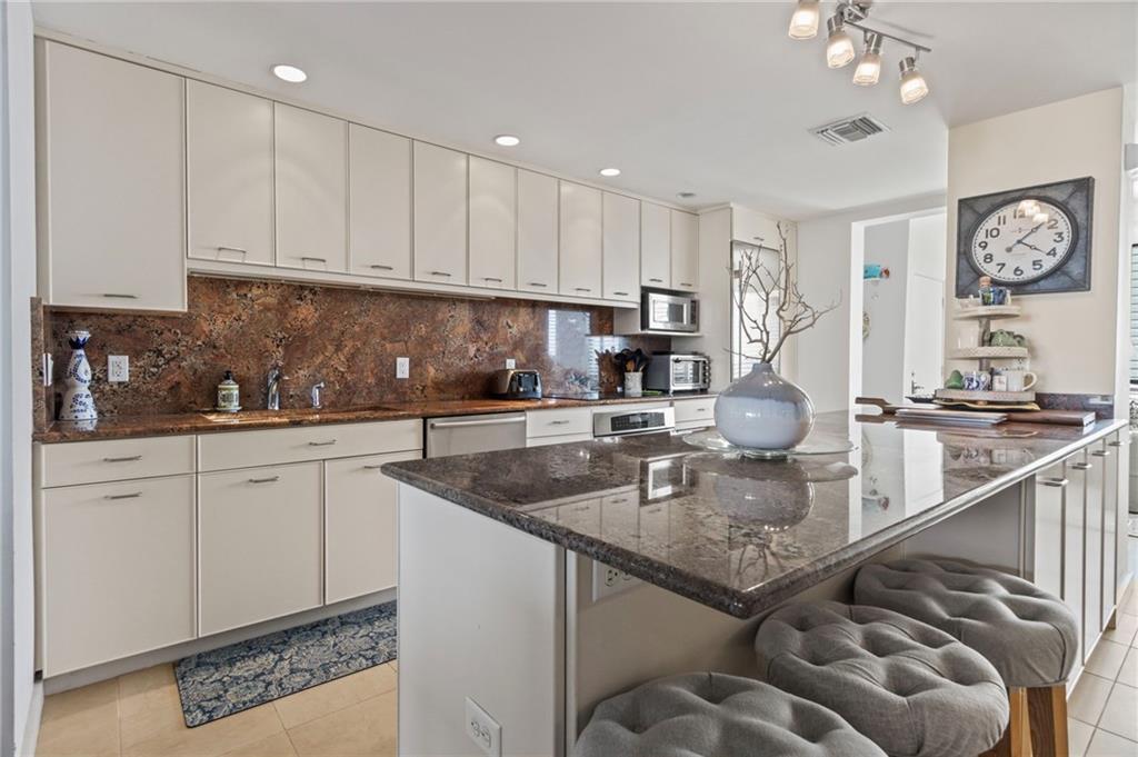 OCEAN SHORES CONDOMINIUM - Residential Lease