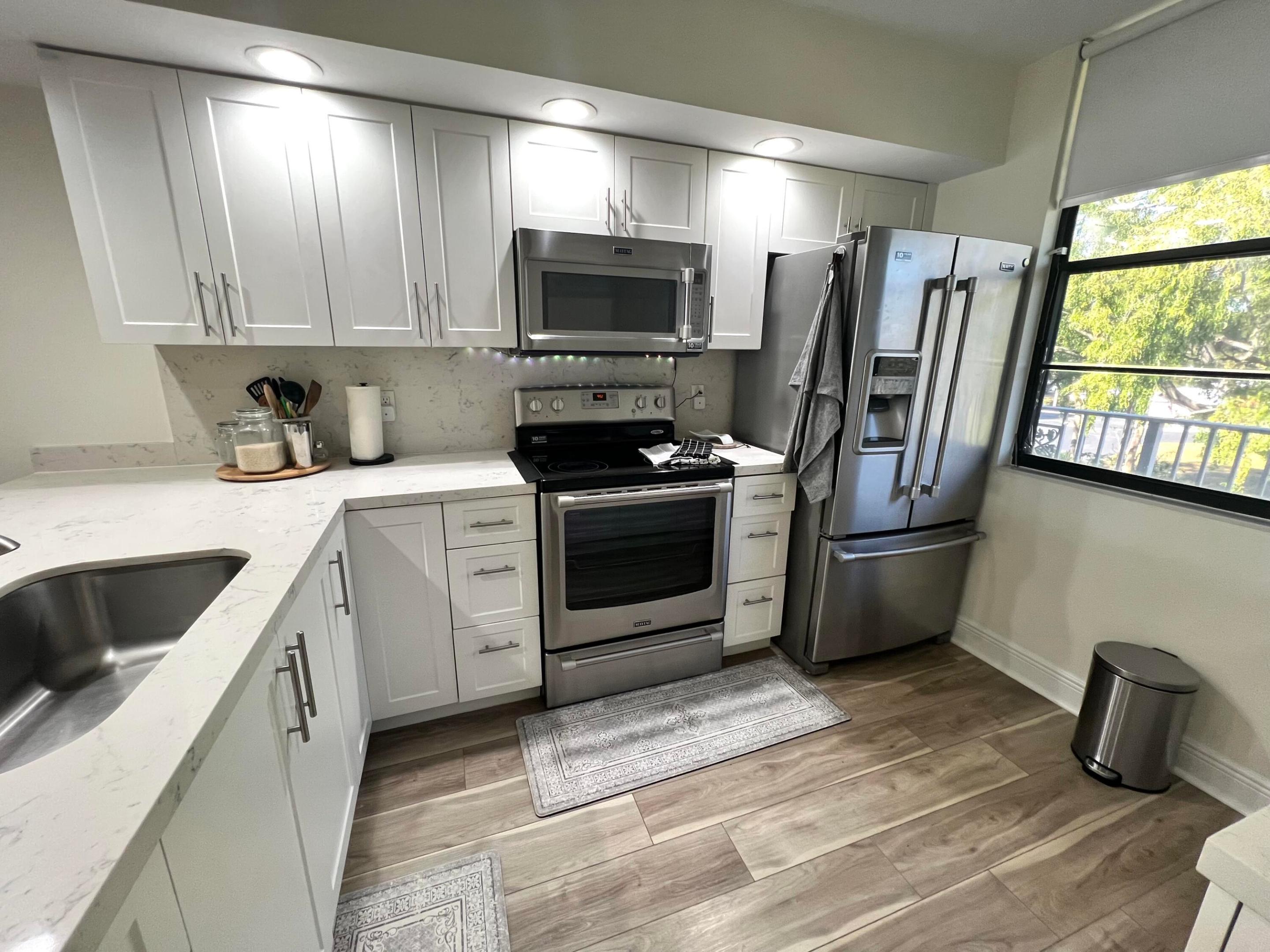 CONDO 5 OF WHITEHALL CONDOS - Residential Lease