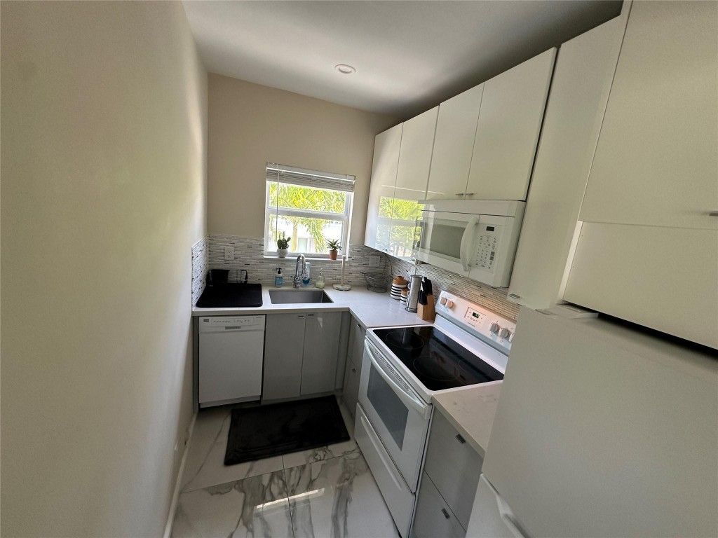 Photo of 1501 SE 2nd Court #8, Fort Lauderdale, FL 33301 (MLS # F10517627)