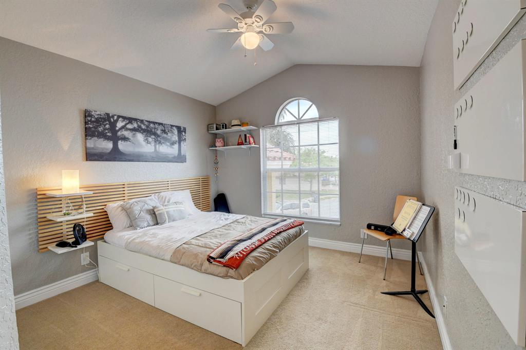 BOCA WINDS PAR G - Residential