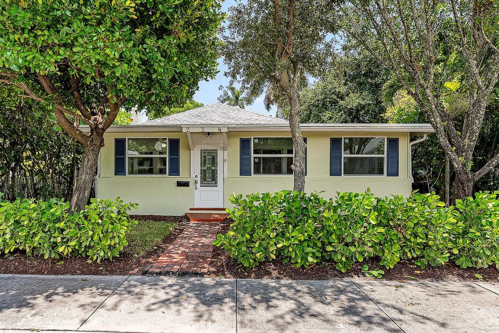 Photo of 224 N Ocean Breeze, Lake Worth Beach, FL 33460 (MLS # R11158294)