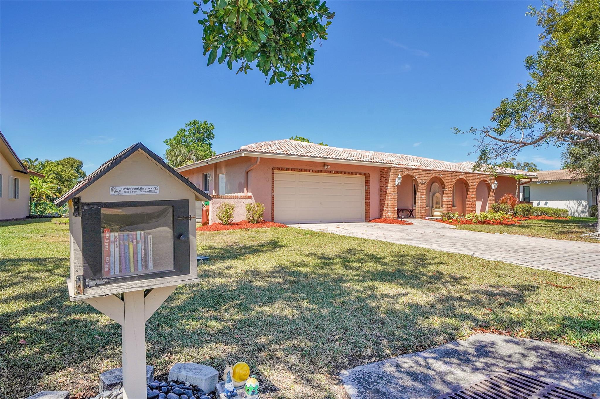 8823 NW 20th Mnr