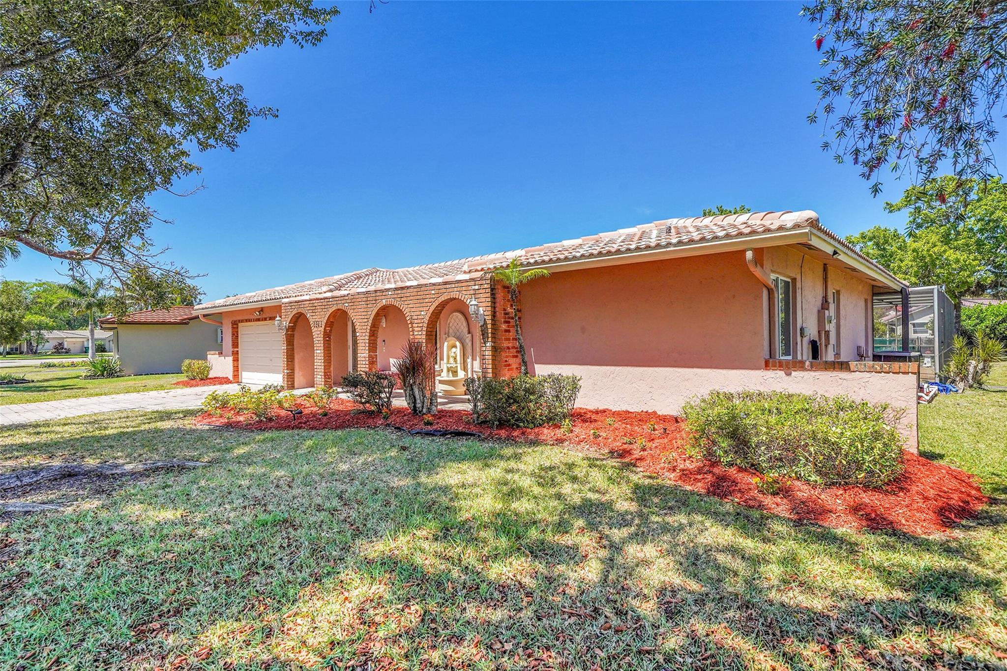 8823 NW 20th Mnr