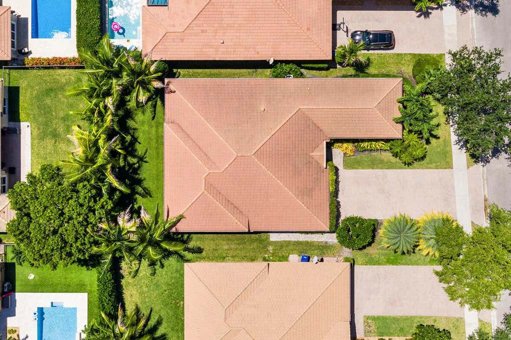 Photo of 167 Via Veracruz, Jupiter, FL 33458 (MLS # B26065528)