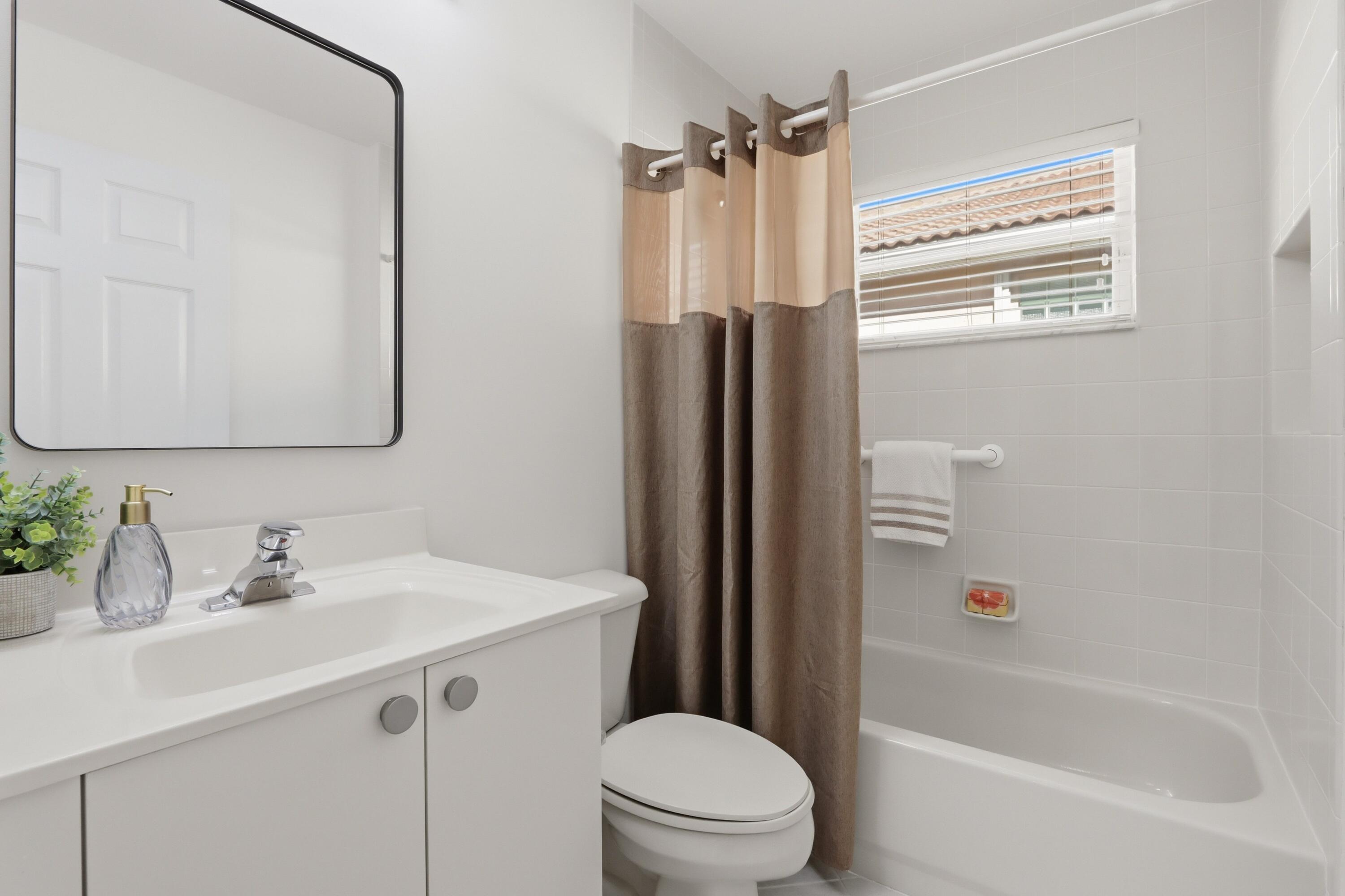 VALENCIA ISLES 1 - Residential