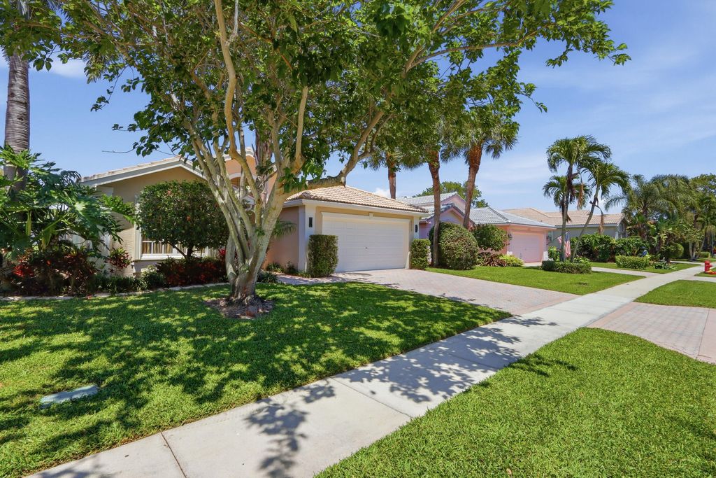 Photo of 6609 Hawaiian Avenue, Boynton Beach, FL 33437 (MLS # B26023282)