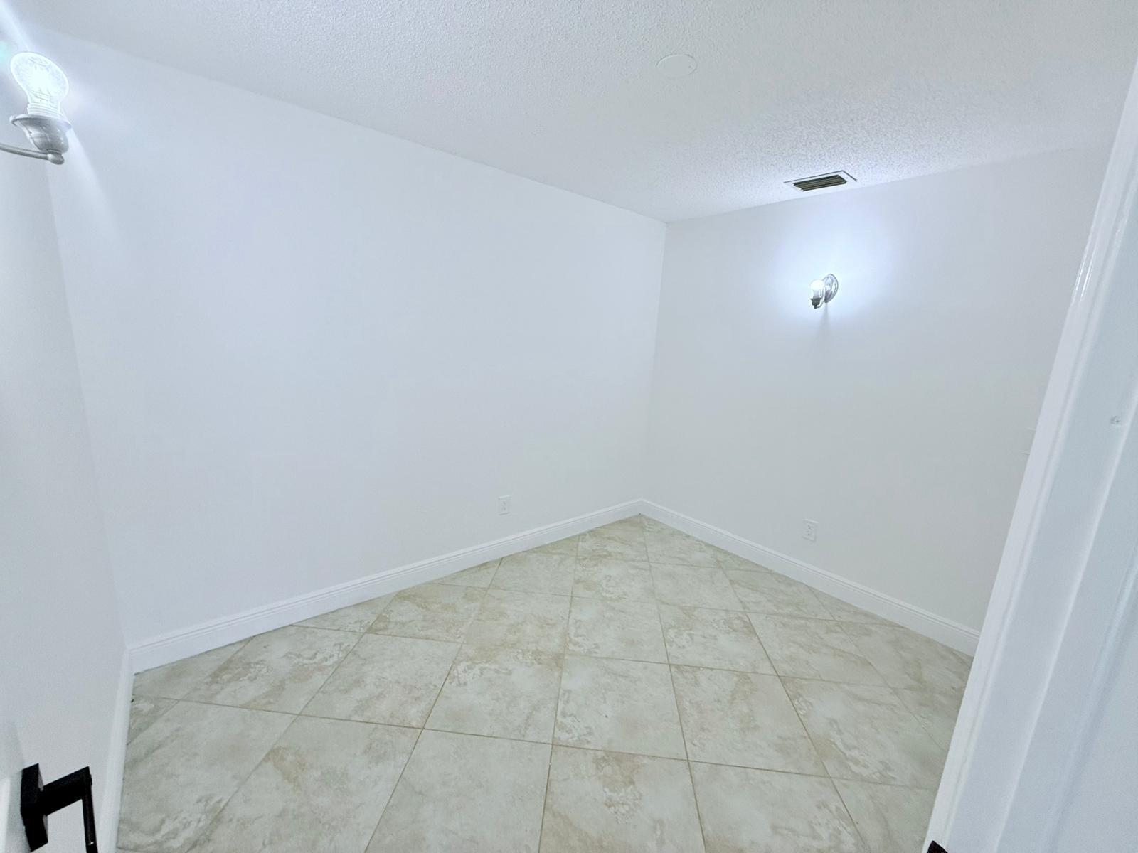 BOYNTON LAKES 6 - Residential Lease