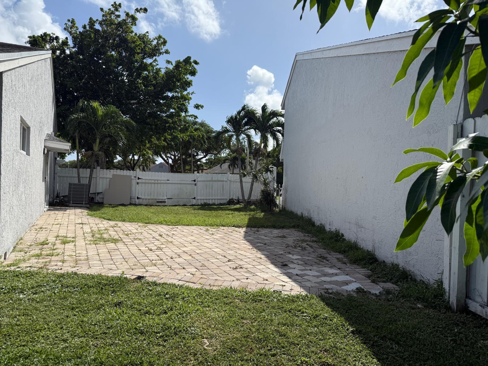 BOYNTON LAKES 6 - Residential Lease