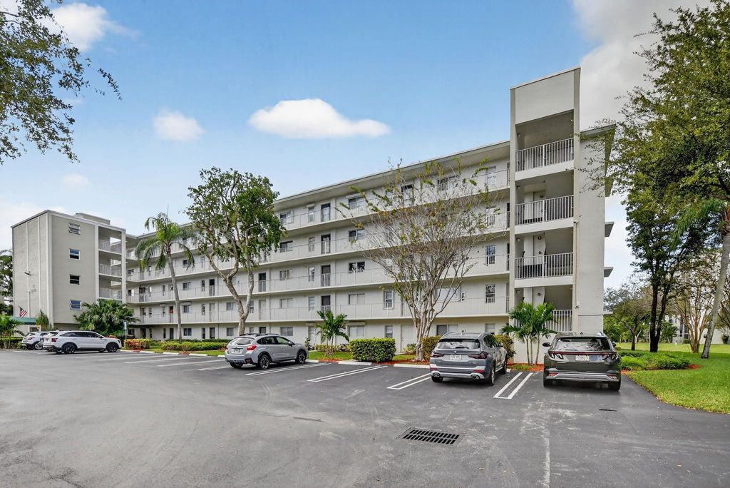 Photo of 2236 N Cypress Bend Drive #508, Pompano Beach, FL 33069 (MLS # F10536511)