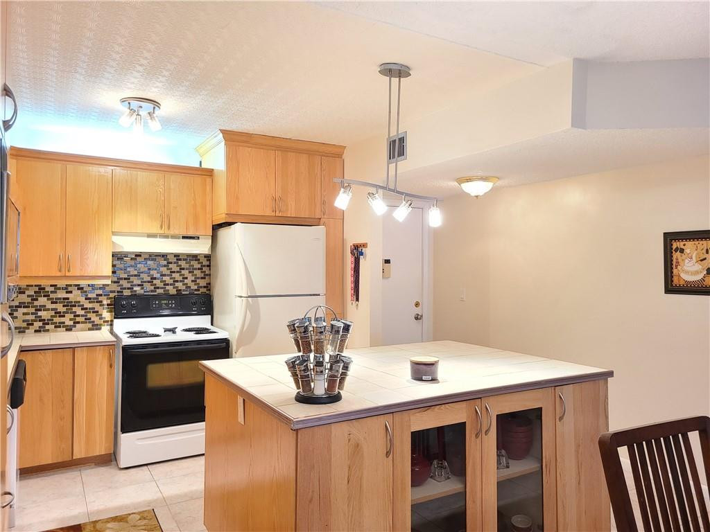 CASTLE APARTMENTS - Residential