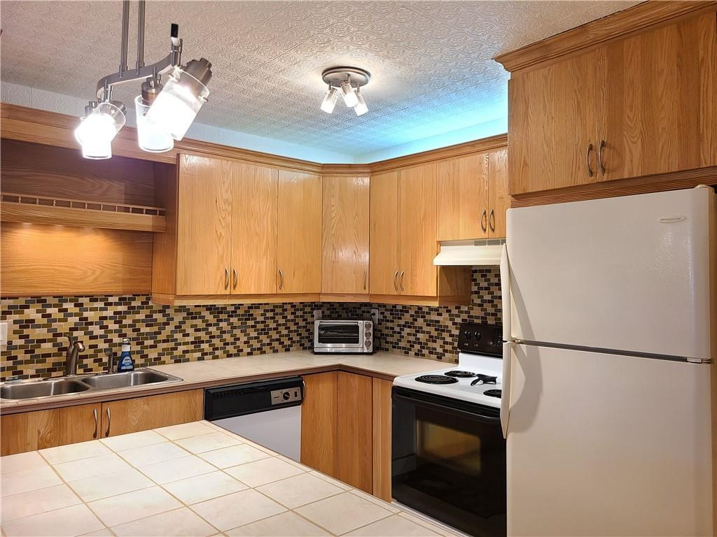 CASTLE APARTMENTS - Residential