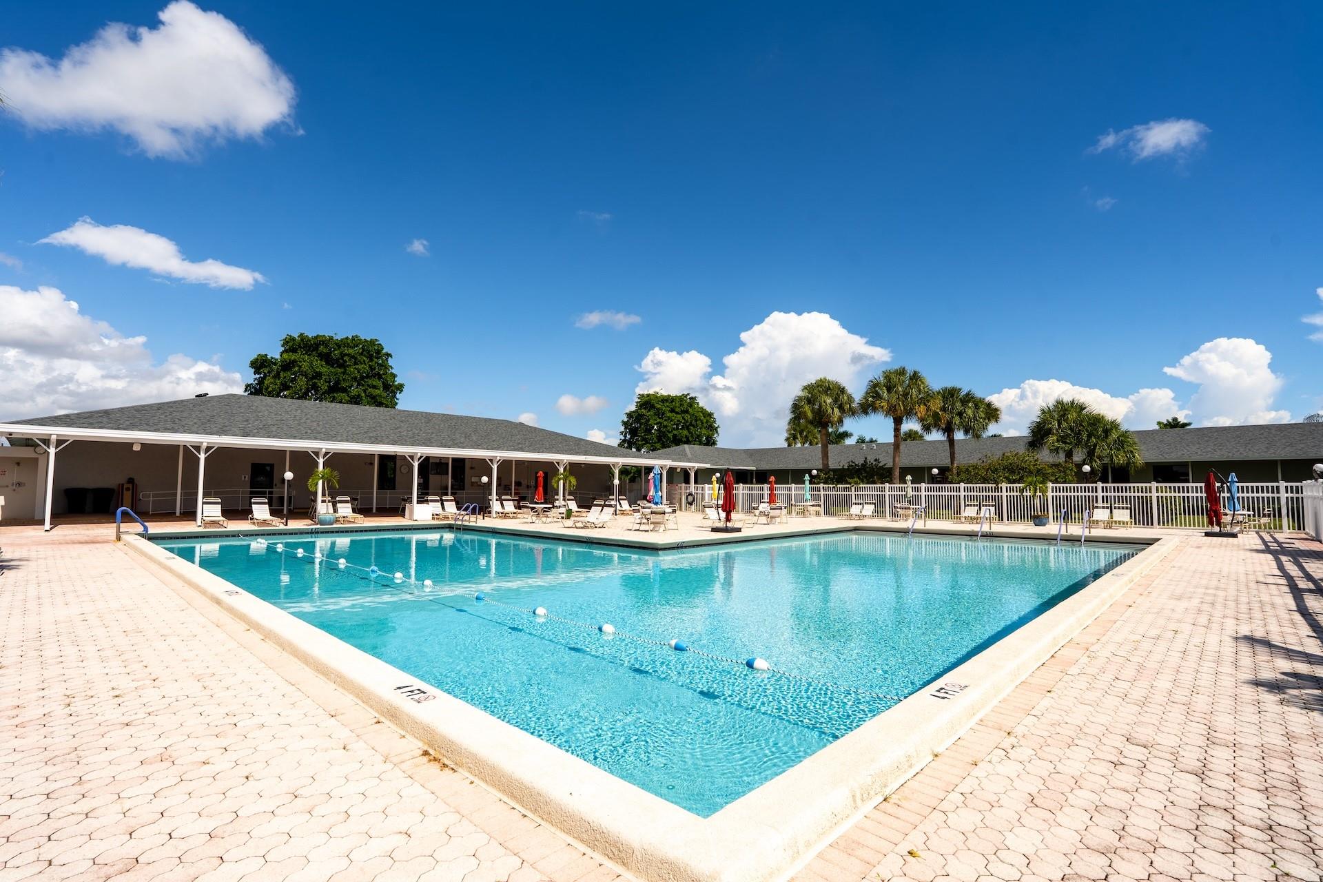 DELRAY VILLAS 3 - Residential