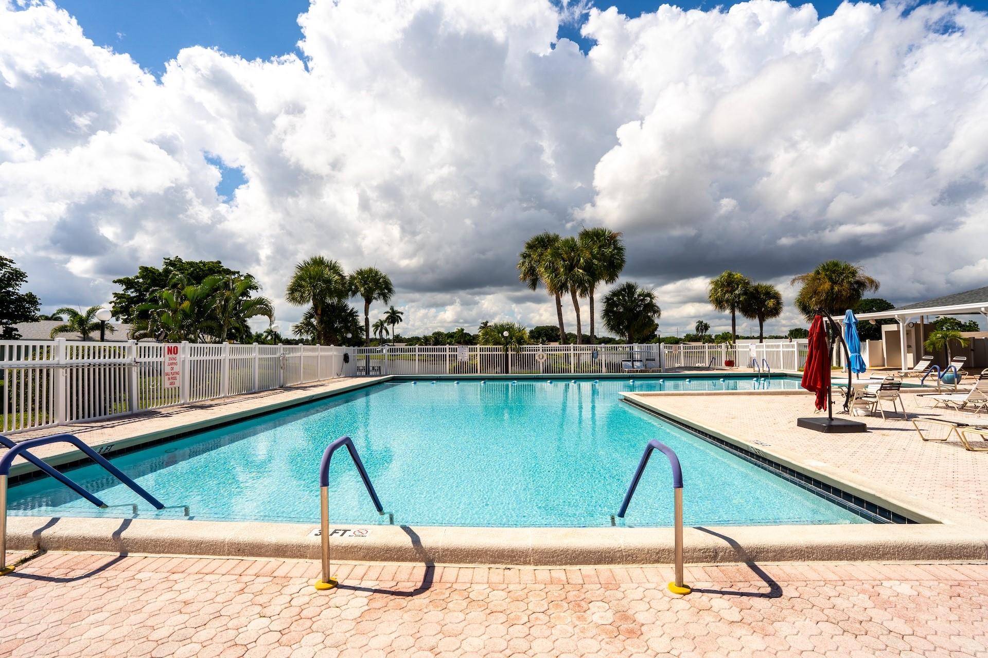 DELRAY VILLAS 3 - Residential