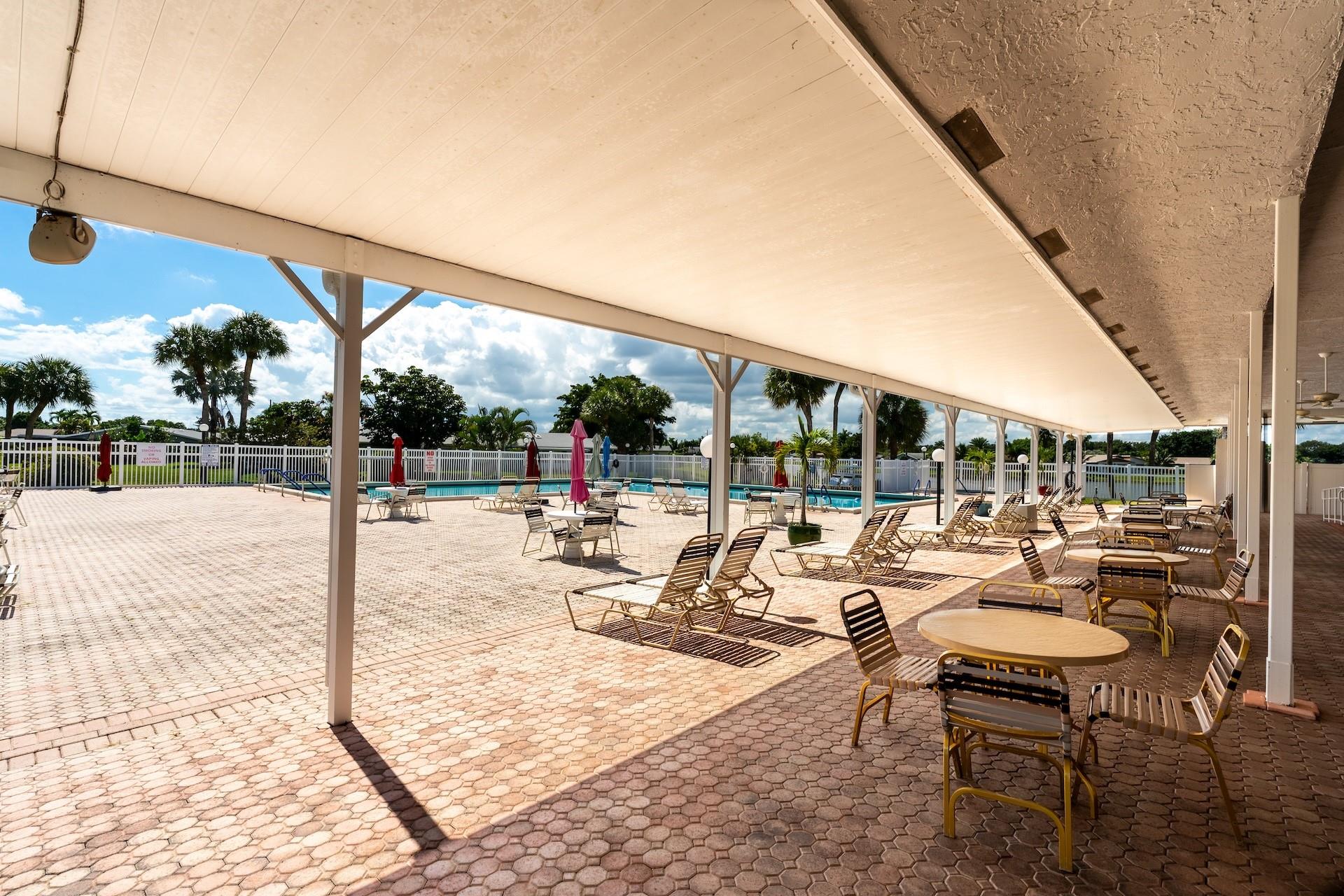 DELRAY VILLAS 3 - Residential